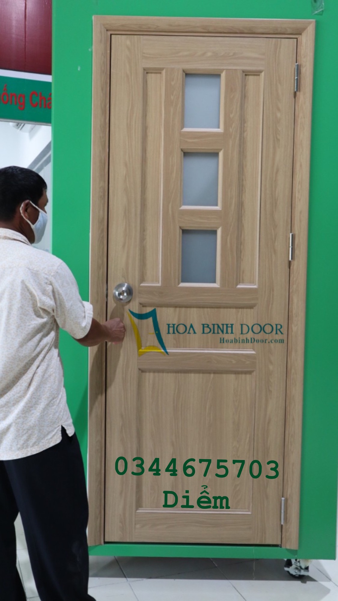 Hình ảnh cửa nhựa Đài Loan tại showroom