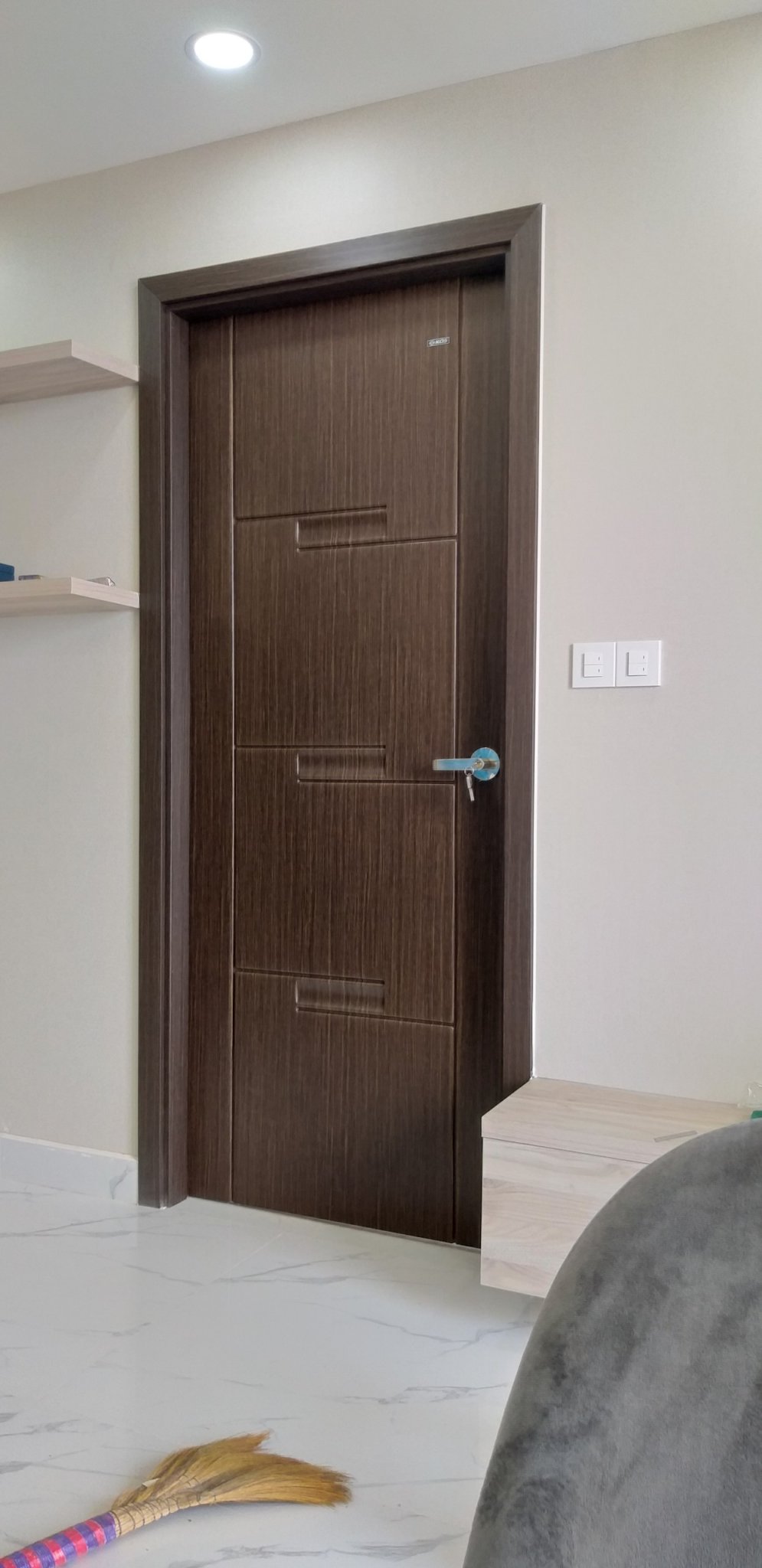 Mẫu cửa nhựa gỗ dành cho phòng ngủ giá rẻ