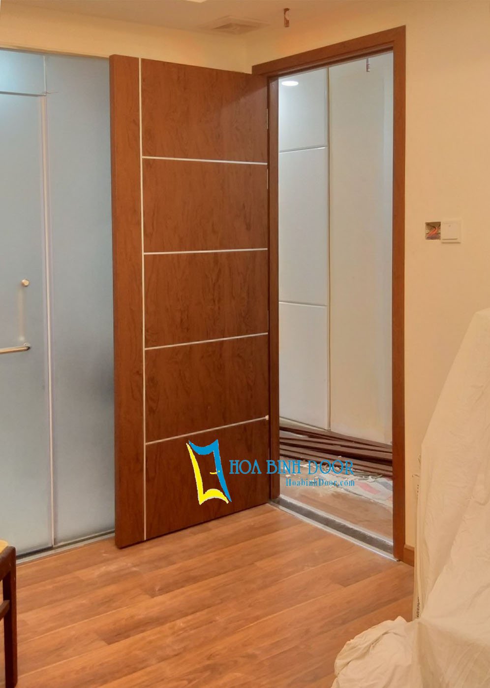 Mẫu cửa gỗ công nghiệp - Cửa gỗ giá rẻ được quan tâm nhiều nhất
