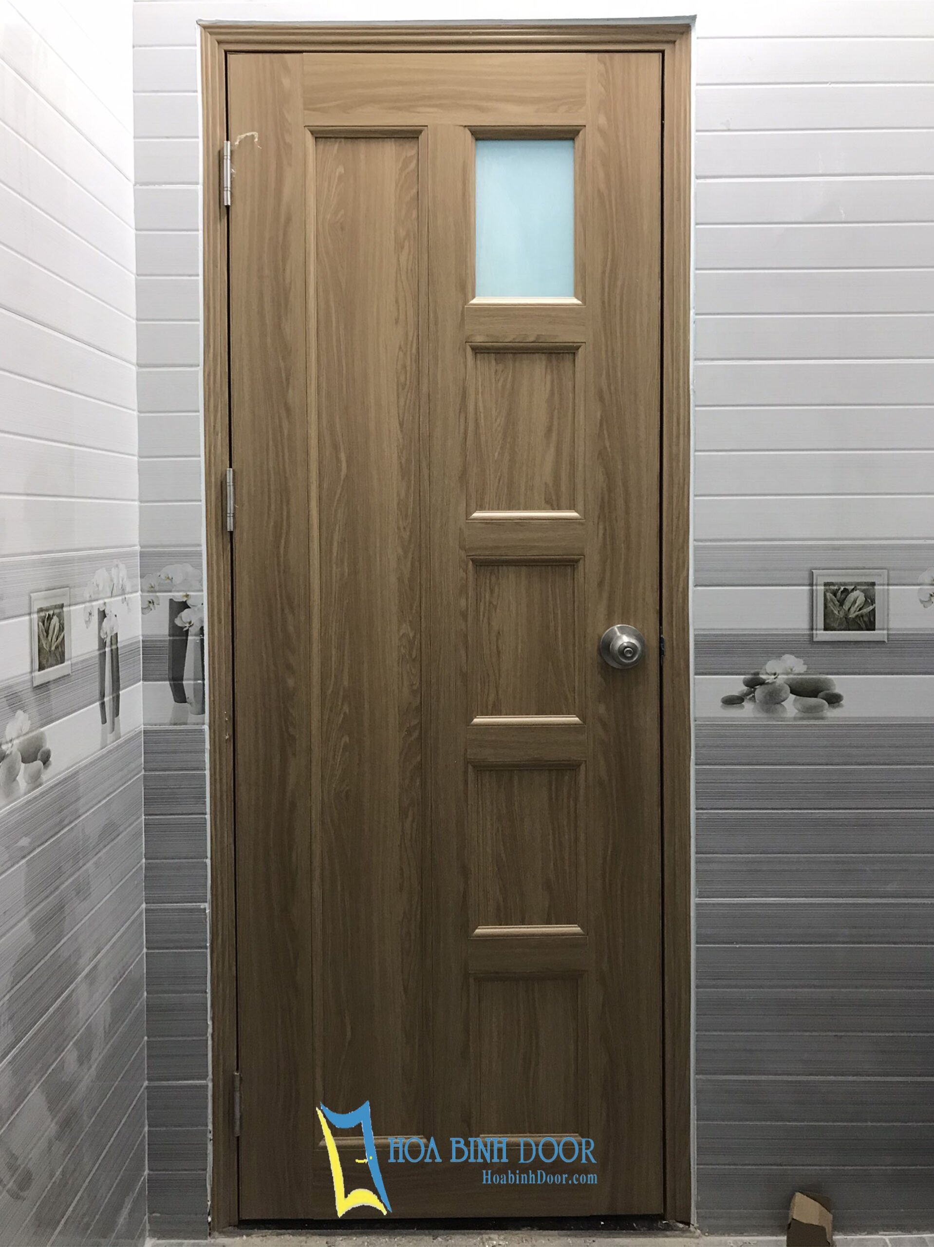 Nội, ngoại thất: Những lưu ý khi lựa chọn cửa nhà tắm | Nội thất đẹp tại HOABINH Z3211055082116_77c3a647de2f2d8254f12e1b3d386a79-scaled