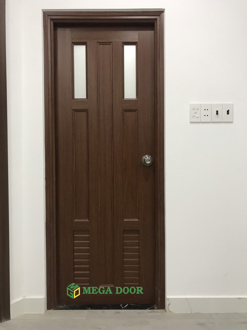 Nội, ngoại thất: Báo giá cửa nhựa gỗ Đài Loan mới nhất tháng 2/2023 Z3890995683983_4a3cd8bc55a2ec22109cd62991cbb291