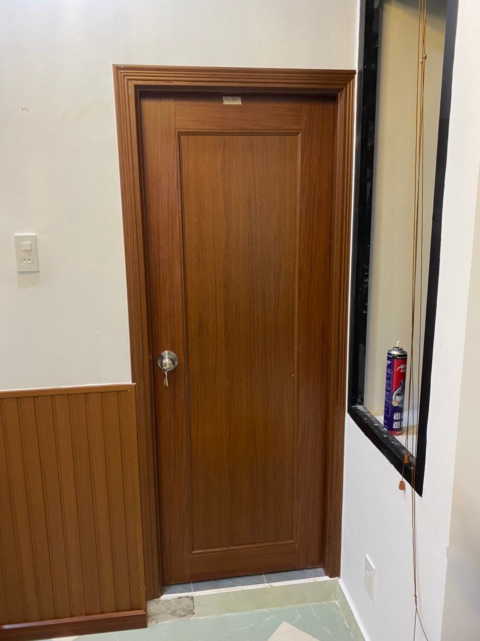 Giá cửa nhựa gỗ Đài Loan- Cửa bền giá rẻ