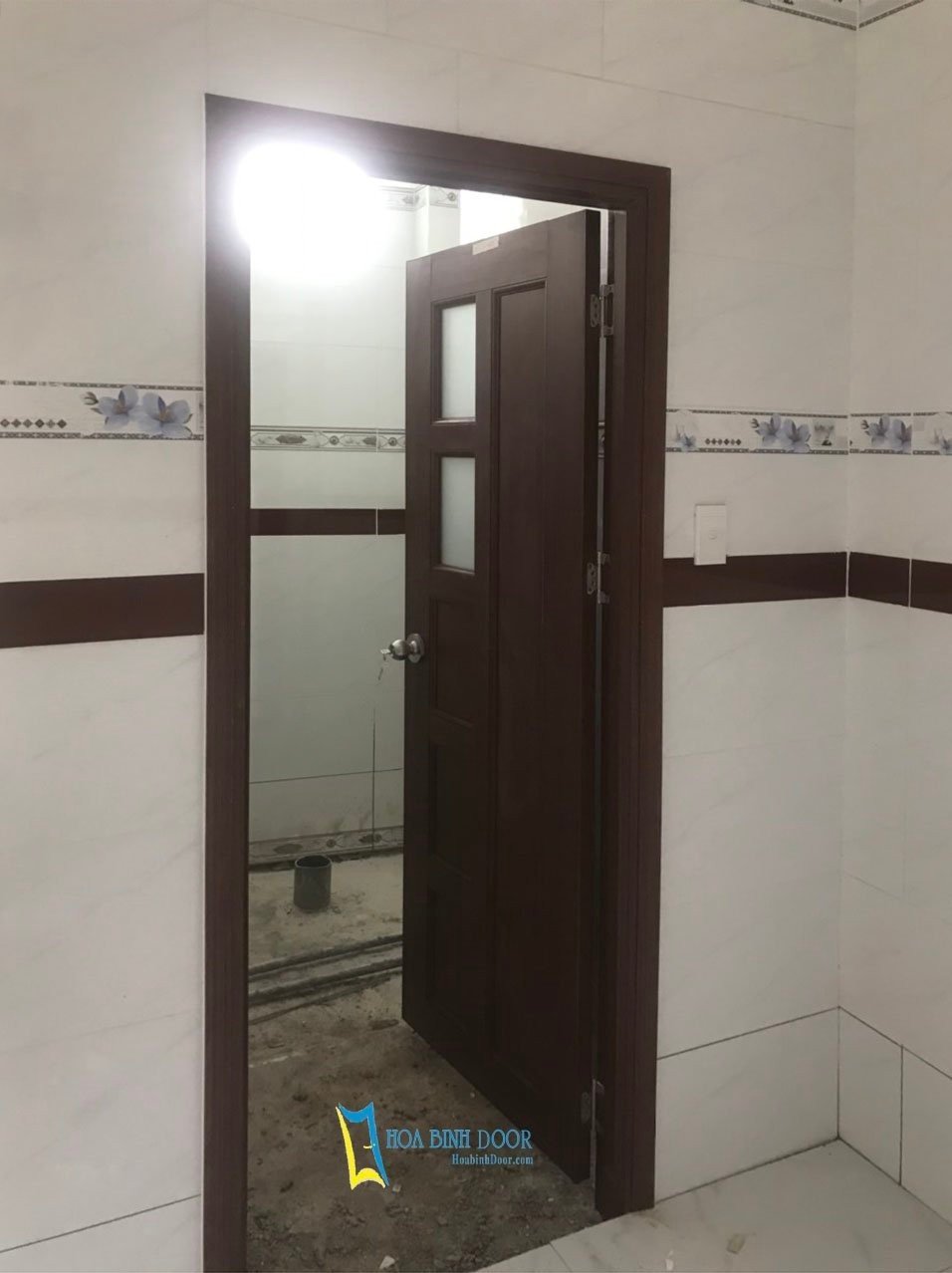 Giá cửa nhựa gỗ Đài Loan- Cửa bền giá rẻ