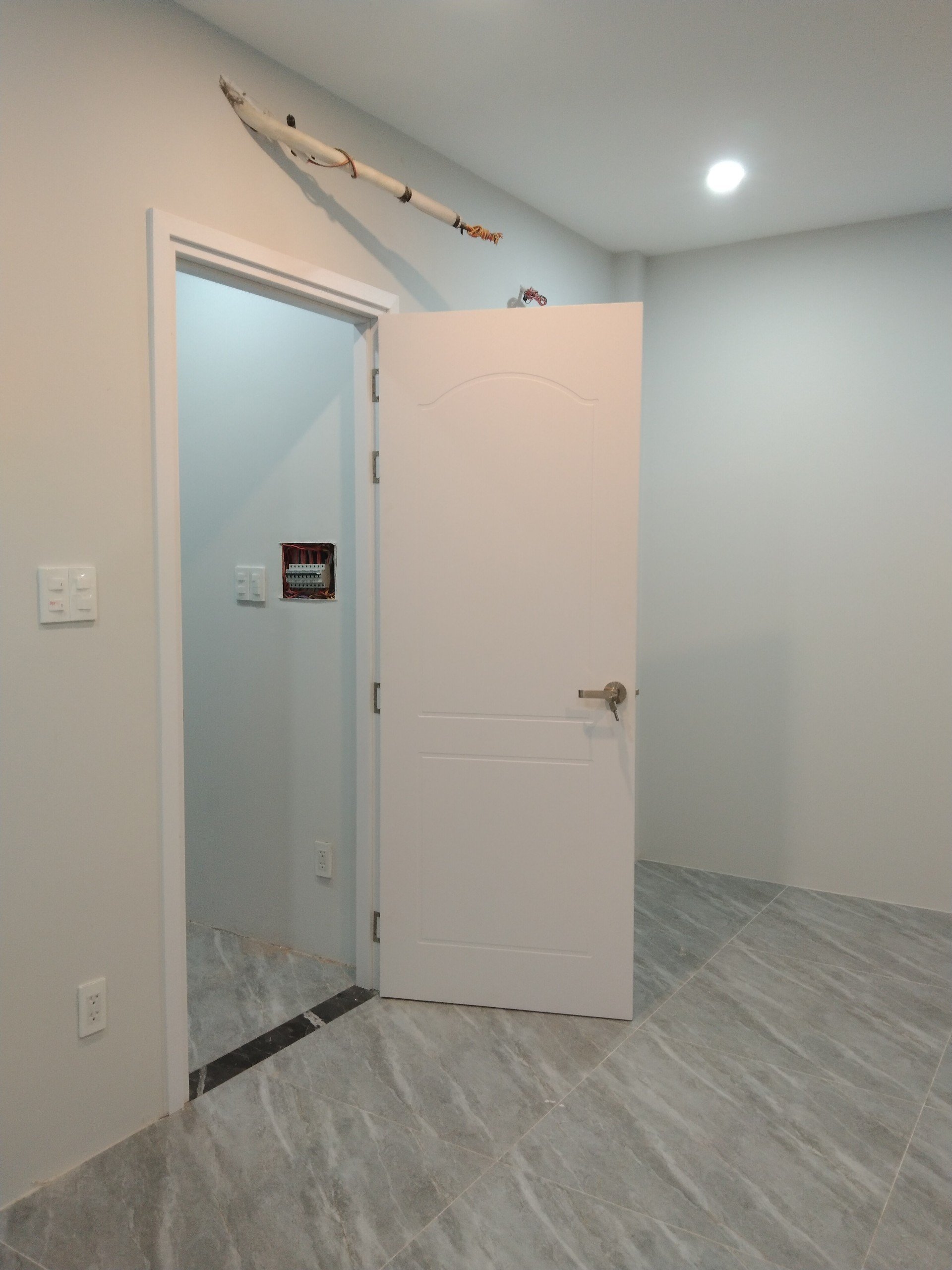 Ưu điểm và hạn chế của cửa nhựa Composite