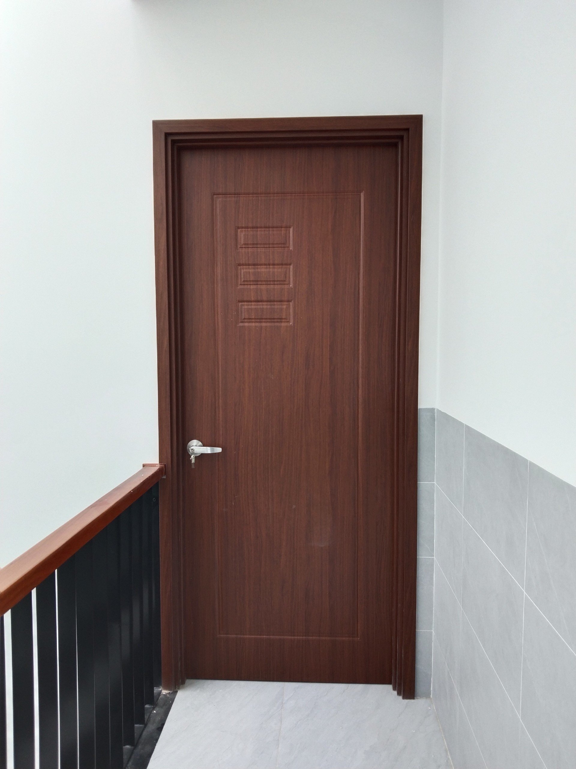 Ưu điểm và hạn chế của cửa nhựa Composite