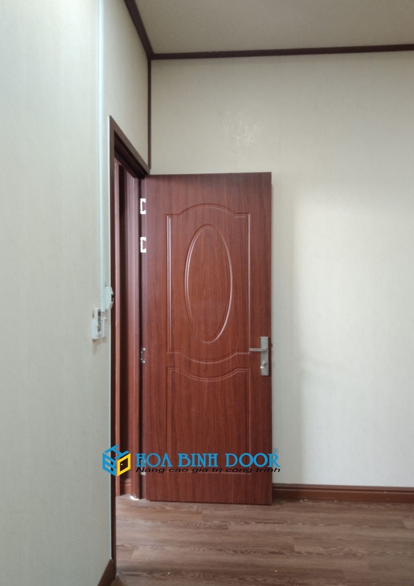 Cửa phòng ngủ nên dùng loại cửa nhựa nào?