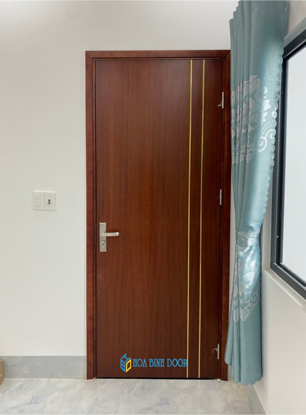 Cửa gỗ công nghiệp có gì nổi bậc hơn cửa nhựa?