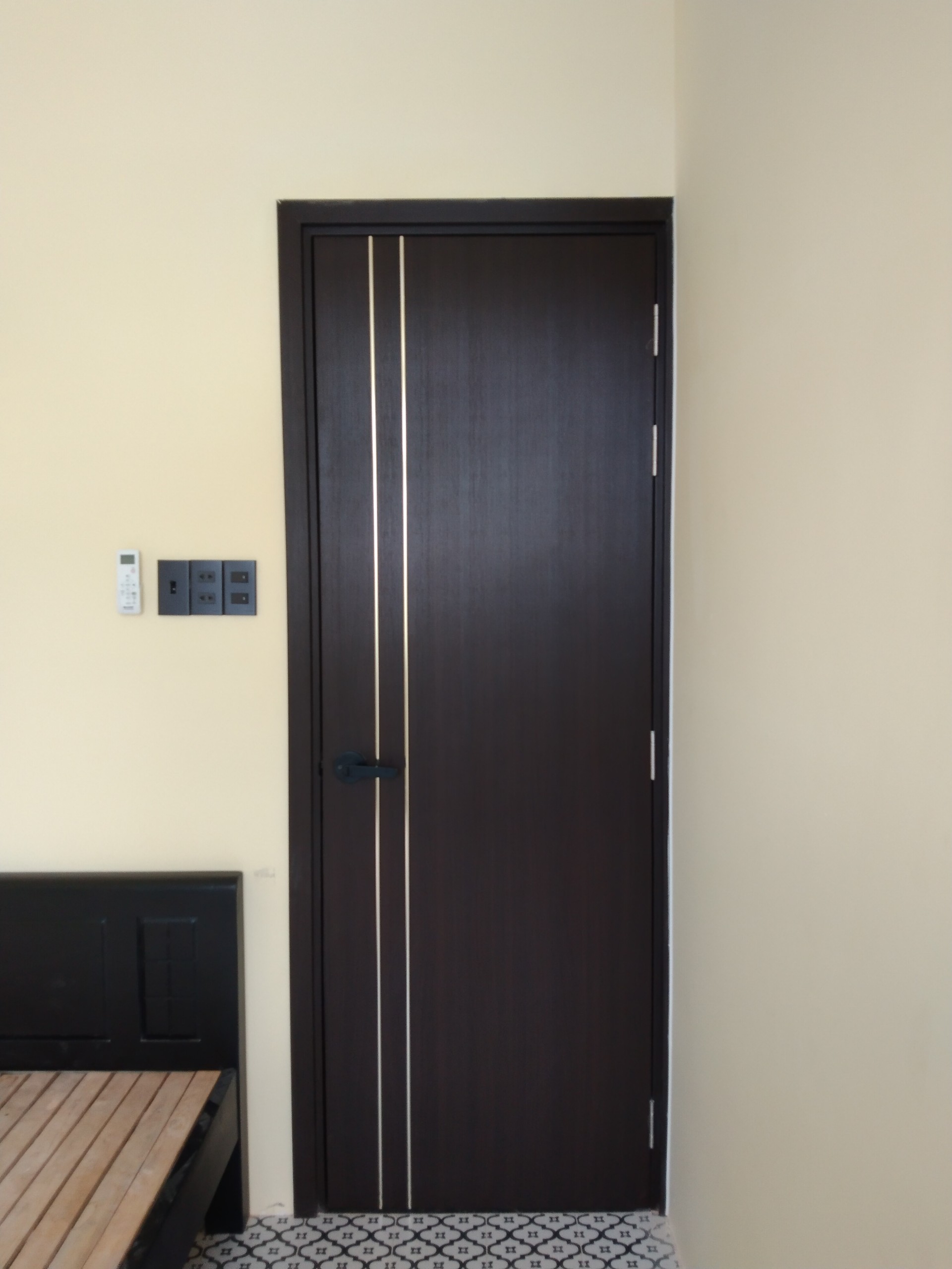 Cửa phòng ngủ nên dùng loại cửa nhựa nào?