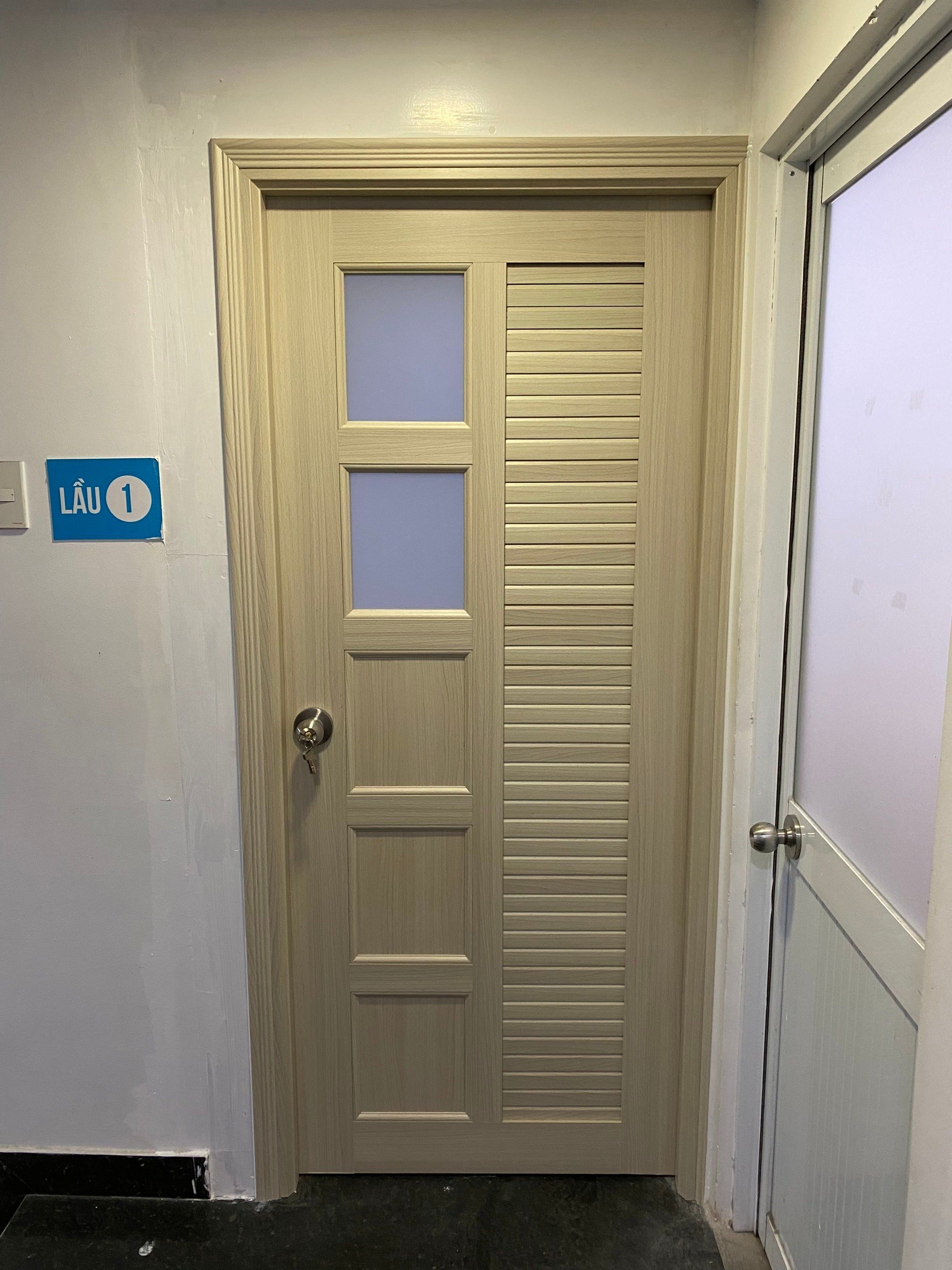 Cửa nhựa nhà vệ sinh giá xuất xưởng tại Thủ Đức