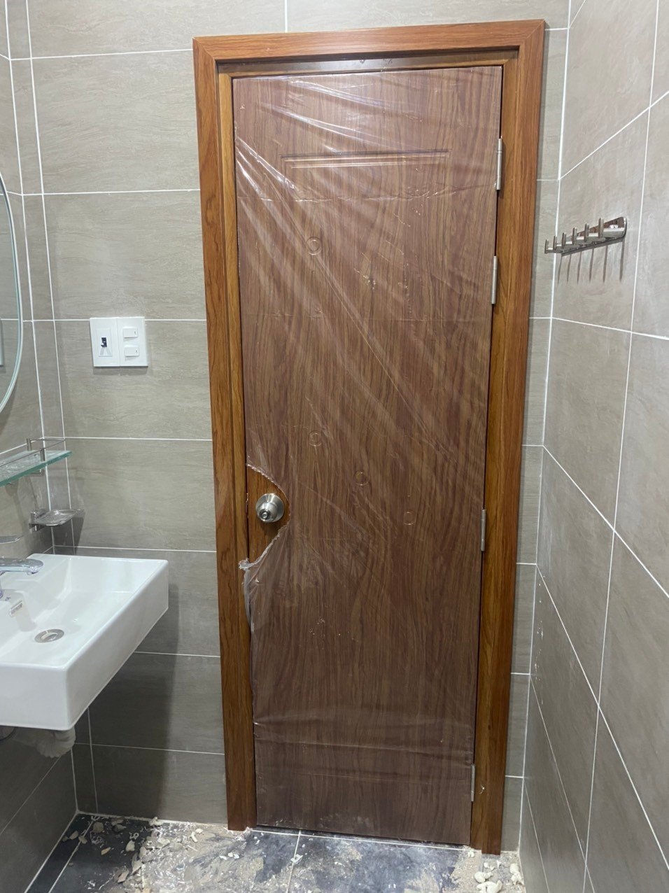 Giá cửa nhựa Composite tại An Giang| Giá trọn bộ