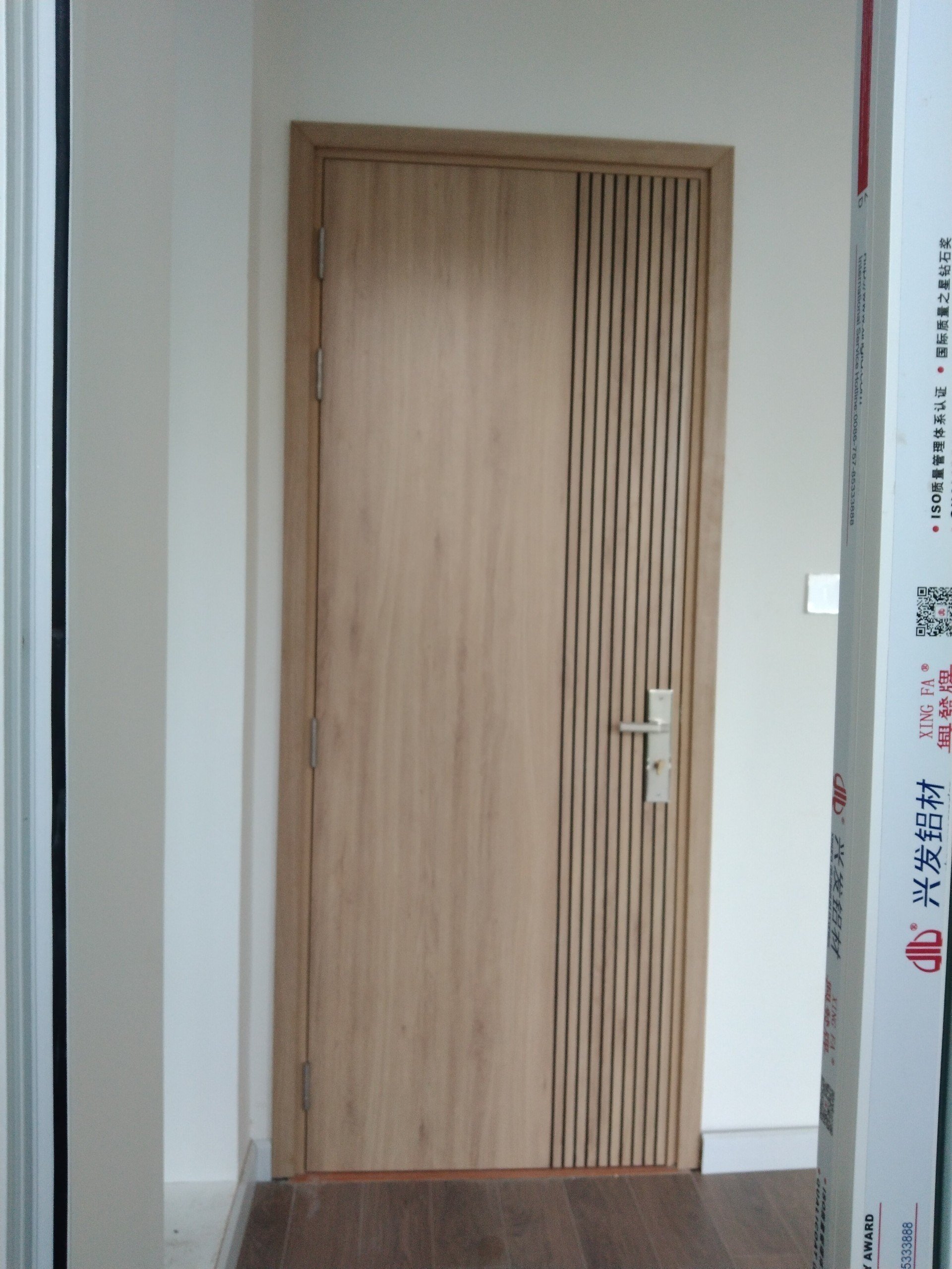 Cửa gỗ MDF chống ánh nắng trực tiếp