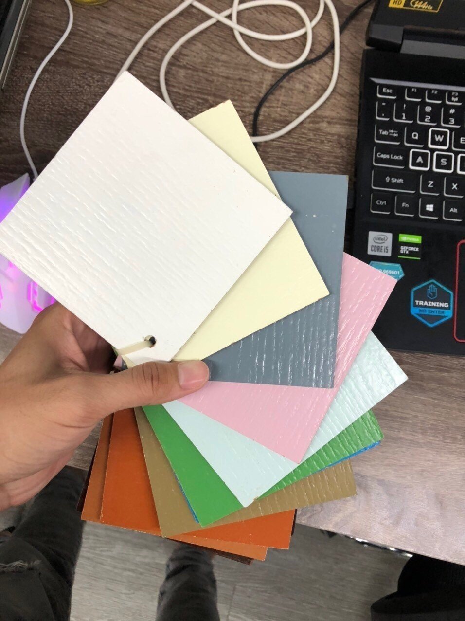 Ưu điểm cửa gỗ công nghiệp HDF| Giá trọn gói