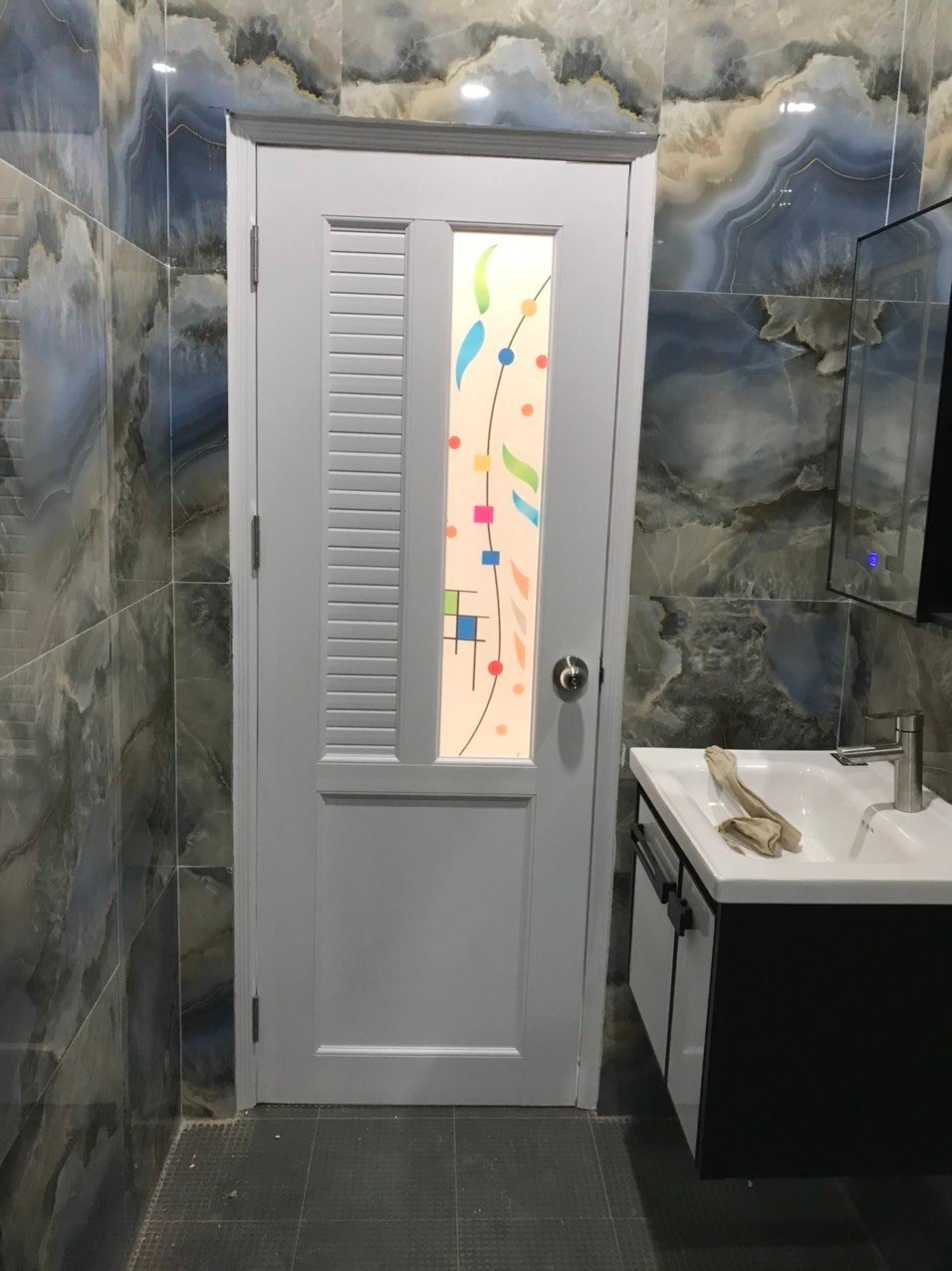 Cửa nhà vệ sinh giá rẻ nhất năm 2024| Cửa nhựa đài loan